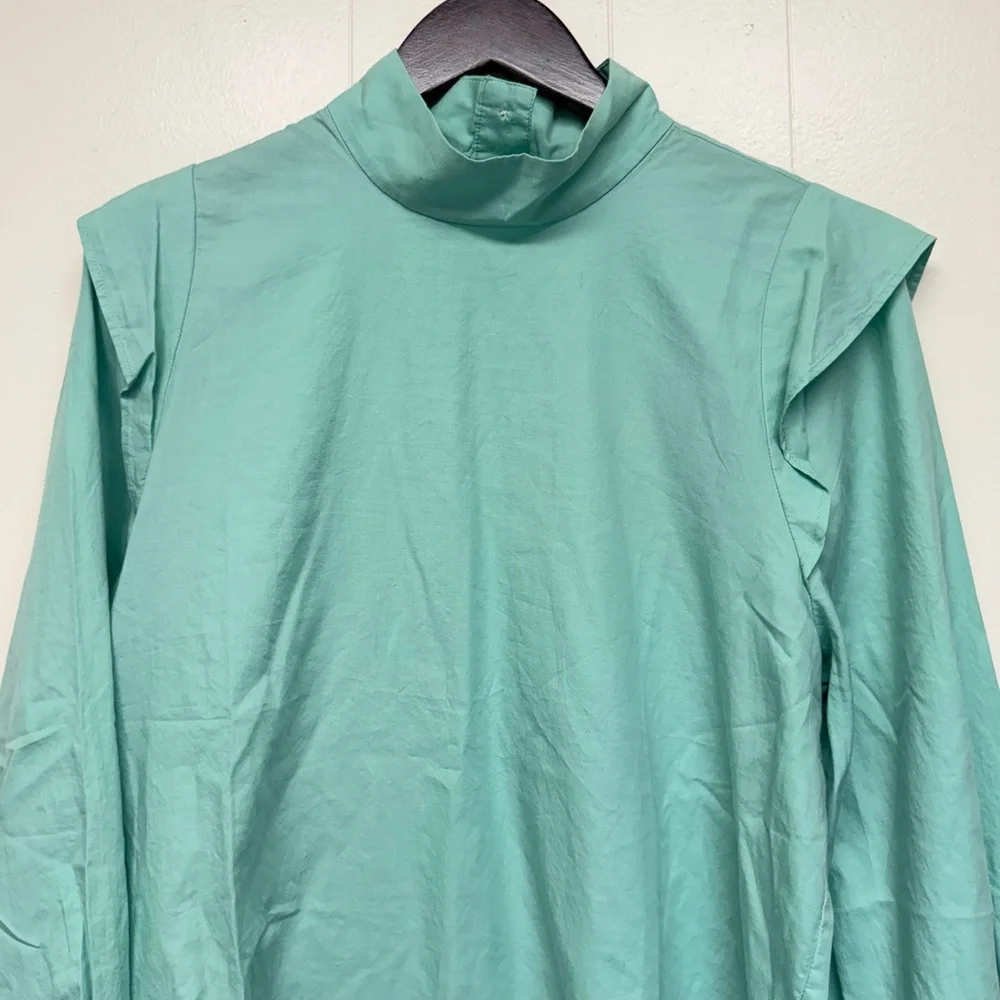 NWT EVERLANE The Wing Shoulder Mock Neck Ruffle Long Sleeve Blouse Green Size 8 - Picture 4 of 11